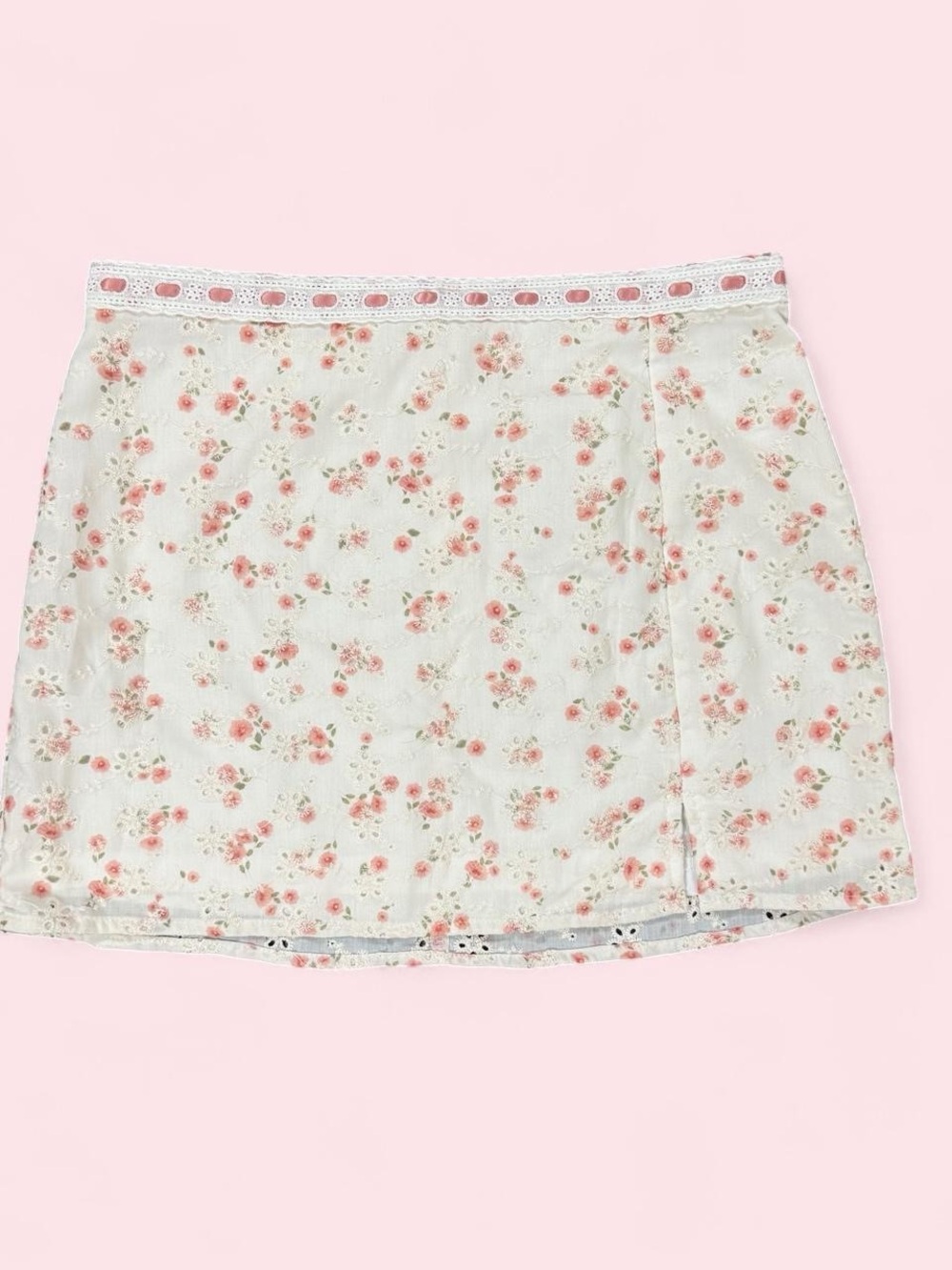 Altar’d State White Lace Mini Skirt Pink Floral Embroidered Detail Size M